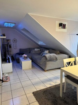 Helle 2-Zimmer Dachgeschosswohnung in Köln-Porz