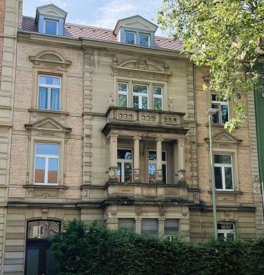 Renditestarkes historisches Stadthaus mit weiterem Entwicklungspotential