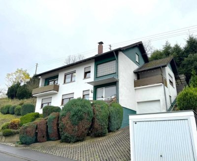 Großes Haus 
als Ein-/Zweifamilienhaus