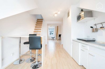 Sonnige, möblierte Loftwohnung (70 m²) mit Balkon ab Mai