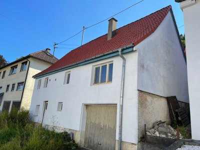 Attraktives Einfamilienhaus zum Selbstausbau - Ideal für Handwerker !