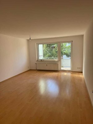 Zentral, Top Lage, gut geschnittene 2-Zimmerwohnung mit Südbalkon