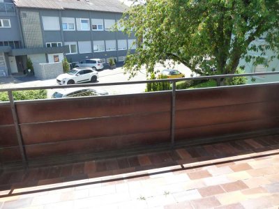 Großzügig wohnen in Kornwestheim (bitte beachten: Einzelperson, Paar oder Wohngemeinschaft)
