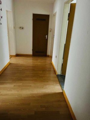 Gepflegte 3-Zimmer-Wohnung mit Balkon im 3. OG in Ludwigshafen-Mitte