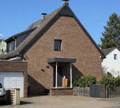 Himmelgeist freistehendes modernisiertes Einfamilienhaus – hochwertig renoviert & sofort bezugsfähig