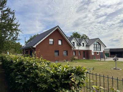 Landliebe trifft Luxus!
Großflächige Hofanlage mit kernsaniertem Wohngebäude