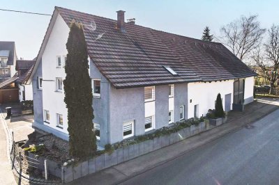 Großes Landhaus • gepflegtes Wohnen  und viel Platz für Kleingewerbe und Hobbys aller Art