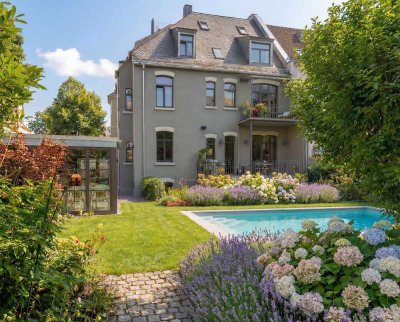 Großzügig modernisierte Altbauvilla mit Garten, Pool und Sauna in Bestlage