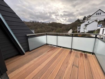 Penthouse Wohnung mit 3 Dachterrassen, schönem Fernblick und Aufzug bis in Wohnung