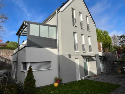 Charmante Maisonette-Wohnung mit eigener Garage + Stellplatz und Gemeinschaftsgarten