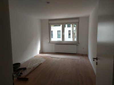 Helle neu renovierte 2-Zimmer Wohnung im Kronenviertel