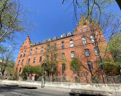 Wunderschöne helle 1 oder 2 Zimmer Altbauwohnung - PRIVAT