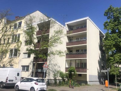 Sonnige Balkon-Wohnung in ruhiger und zentraler Wohngegend