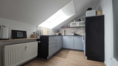 Exklusive 2-Zi-DG-Wohnung mit gehobener Innenausstattung und Küche in IN nahe Hbf