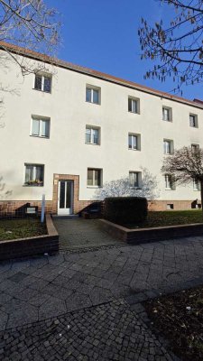 Geräumige 2,5 Raum Wohnung mit Loggia in Renovierung