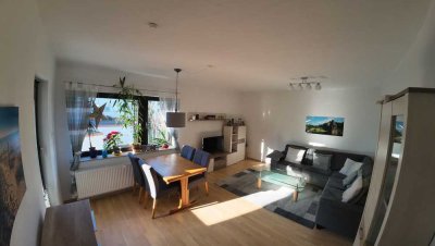 Renovierte 2-Zimmer Wohnung mit großem Balkon & Garage von Privat
