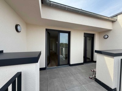 *Top Angebot!* Wwunderschöne 2,5-Zimmer-Penthousewohnung mit großzügiger Dachterrasse in Griesheim!