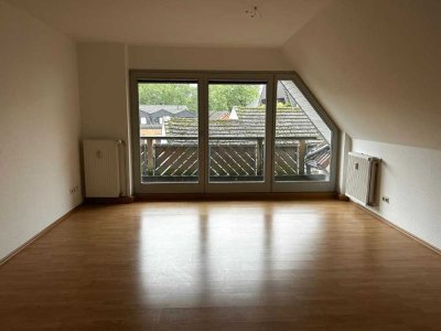 Große 3 Zimmer Wohnung mit Balkonzugang zum sofort Bezug - WBS erforderlich -