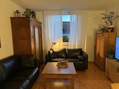 Helle 2-Zimmer Wohnung mit Balkon in ruhiger Lage