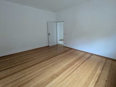 *** Gut aufgeteilte 2 ZKB-Wohnung mit Balkon ***