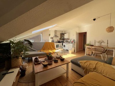 2-Zimmer-DG-Wohnung mit EBK in Hannover– ab 15.06.2025