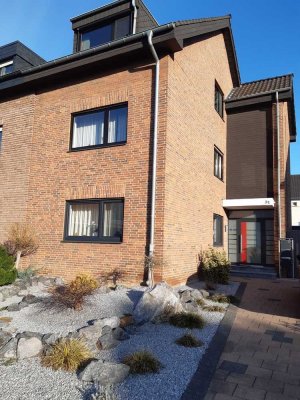 Erstbezug nach Sanierung - Sonnige 2-Zimmer Wohnung mit großer Dachterrasse