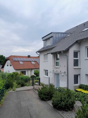 Schönes helles, geräumiges Haus im Haus mit 5,5 Zimmern in Oberstenfeld (KreisLB),  mit Garten