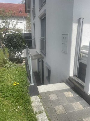 Stilvolle teilmöblierte 2,5-Zimmer-UG-Wohnung 73 m2
