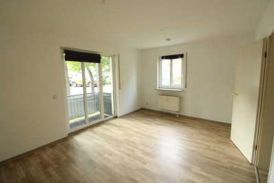 *Bezugsfrei* 1-Zi.-Whg. mit Balkon, Stellplatz und Tageslichtbad  in Dresden Löbtau-Süd