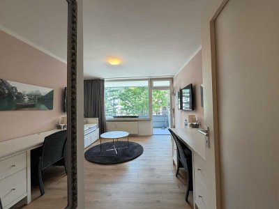 MODERN CITY STUDIO IN CHARLOTTENBURG – QUIET COURTYARD, WEST BALCONY & OPTIONAL PARKING!