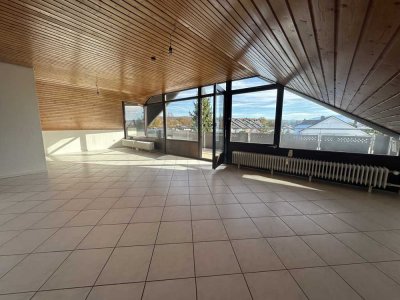 Schöne 3 Zimmer Dachgeschoss-Wohnung mit Panoramablick in Teningen