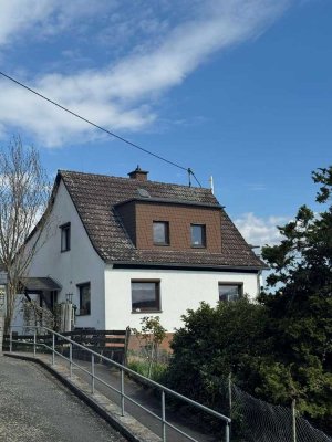 Gemütliches aber sanierungsbedürftiges Einfamilienhaus in bevorzugter Lage von Koblenz
