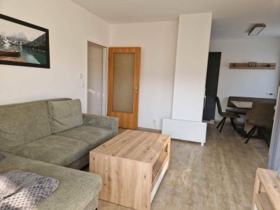 Sehr gepflegte, freundliche 2-Zimmer -Wohnung mit schönem Balkon