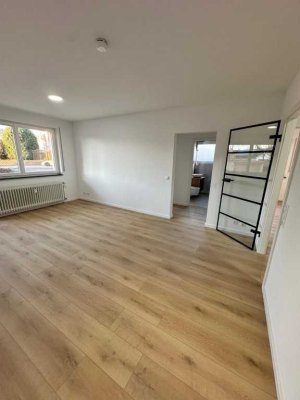 Erstbezug nach Sanierung: 2-Zimmer-Erdgeschosswohnung mit Balkon & Garage in Dansenberg