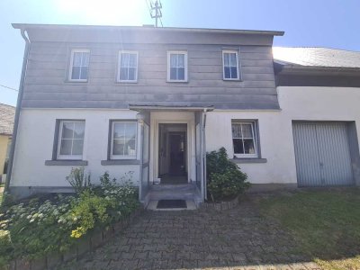 Ehm. Bauernhaus mit 2 Wohnungen in Herborn mit Nebengebäuden