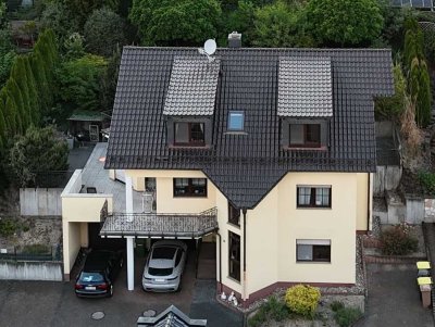Top gepflegtes Zweifamilienhaus mit Erweiterungsmöglichkeit samt 4 Stellplätzen & Doppelgarage