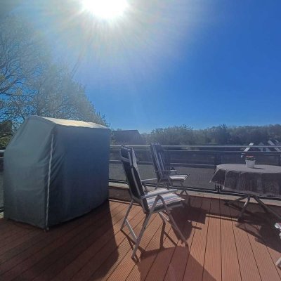 !Genossenschaftanteile in Höhe von 59500 €!
Neuwertige 4-Zimmer-Wohnung mit Dachterrasse + 2 Balkone