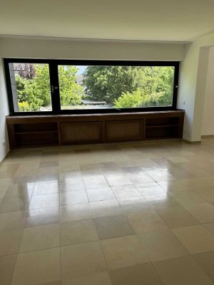 Großzügige 2,5-Zimmer-Wohnung mit Balkon am Oppspring