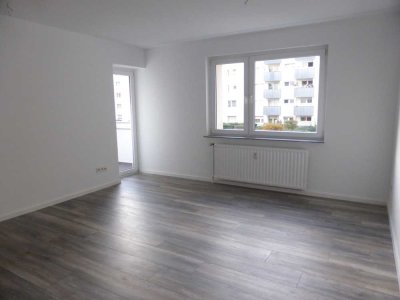 Frisch renovierte 3-Zimmer Wohnung mit Balkon, nahe FH und Köln Arcaden