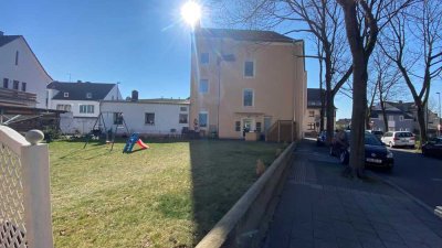 Ideal für WG's, renovierte Erdgeschoss 4-Zimmer Wohnung
