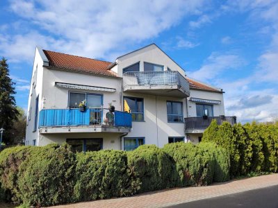 SOLIDE, MASSIV, WERTBESTÄNDIG!!! Attraktive ETW mit Terrasse und Pkw- Stellplatz