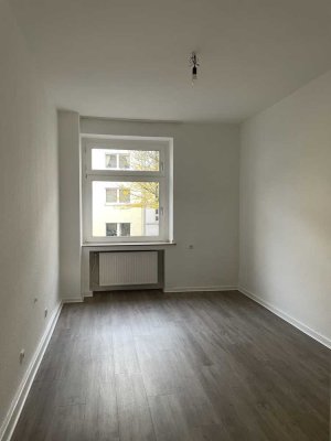 ** Top sanierte 39 m² 1,5 Zimmer Wohnung mit Balkon-Anbau**