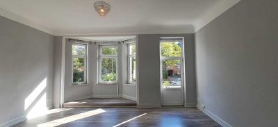 Düsternbrook, 21/2 Zimmer, lichtdurchflutet, 2 Balkone, exklusiver Charme trifft modernes Wohnen