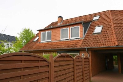 Charmante Dachgeschosswohnung mit Gartenanteil in ruhiger Lage
