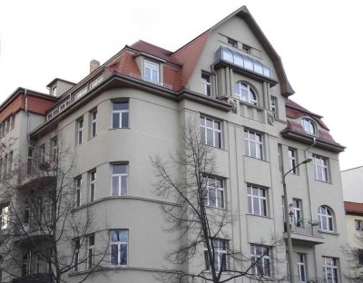 Frisch renoviert: 4-Zimmer-Whg. mit franz. Balkon am Rande des Paulusviertels