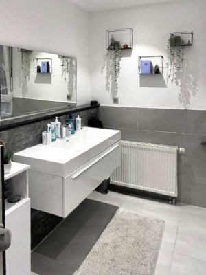 ° LUKRATIVES INVEST & FAMILIENIDYLL ° große, helle & gepflegte 4-Zimmer-Wohnung °