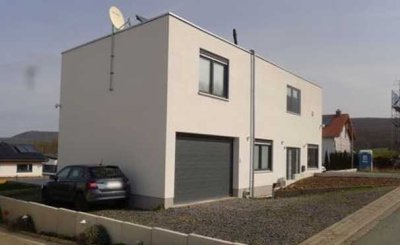 Geräumiges, günstiges und gepflegtes 5-Zimmer-Mehrfamilienhaus in Habichtswald