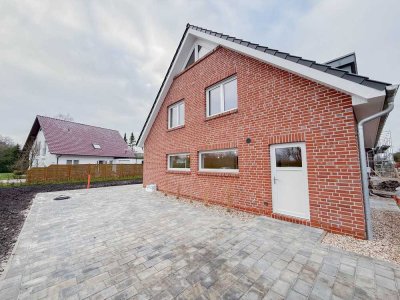 Frisch fertiggestellt: Stilvolle Doppelhaushälfte in Top-Lage