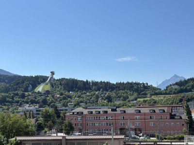 Selbstnutzer aufgepasst! Helle 3-Zimmer-Wohnung mit Weitblick und Altbauflair in zentraler Lage