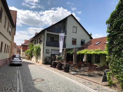 3,5 Zimmer Wohnung, EG, Erstvermietung, charmante Terassen, Keller, Altstadt, provisionsfrei,